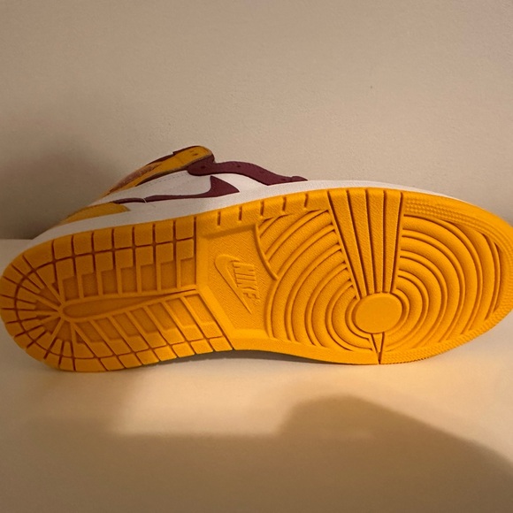 Air Jordan 1 Retro High OG Brotherhood Sz 10 NEW - Picture 5 of 7